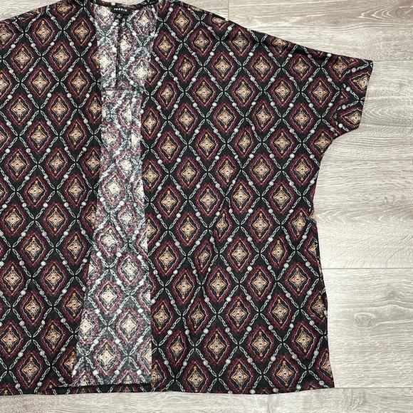 Torrid Kimono Open Front Cardigan Black Print Size 2 - Picture 13 of 16